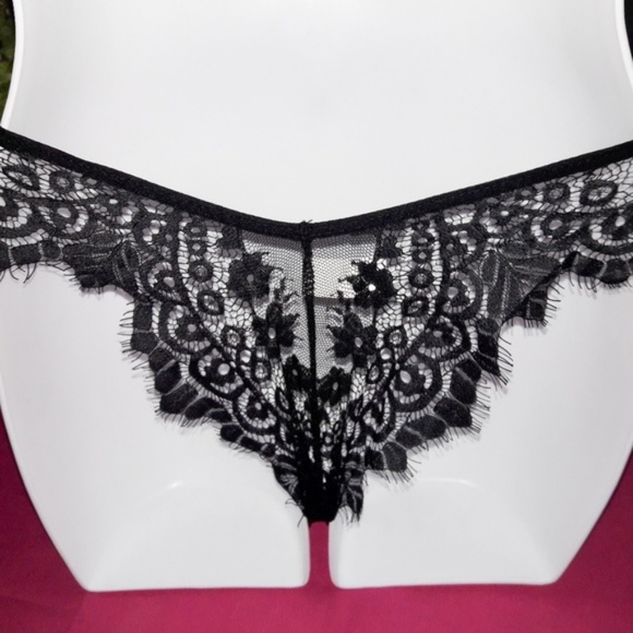 Black Chantilly Lace Halter Crop Top Bralette Set - Picture 5 of 10